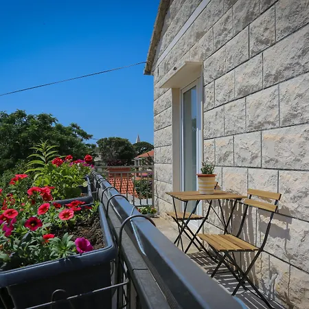 Apartment Martic Supetar