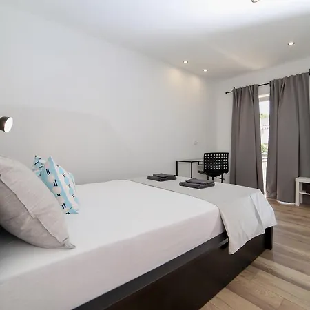 Martic Apartament *