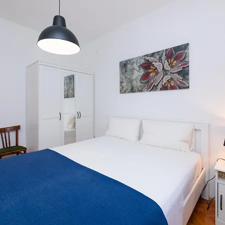Apartament Martic *