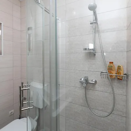 Apartament Martic *